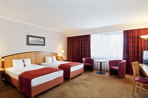 Holiday Inn Vienna South****