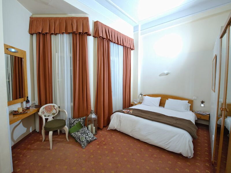 Kinissi Palace****