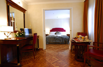 DONA PALACE ****